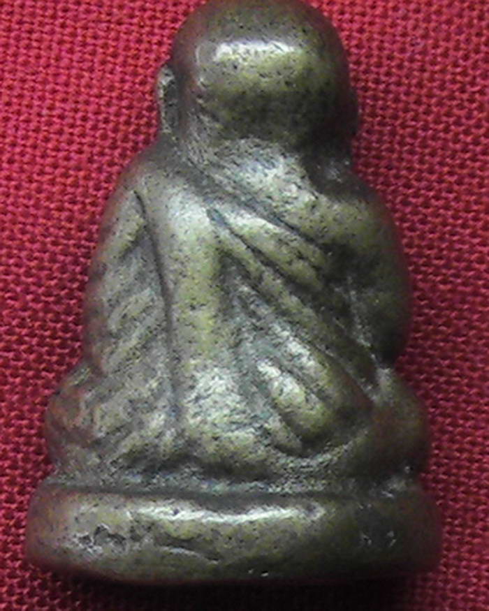 สอบถามหลวงพ่อเงินโค๊ต ช .หลวงพ่อชุ่มครับ