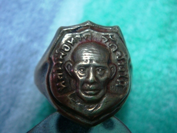 แหวนหลวงปู่ทวดแท้เปล่าปีอะไรครับ