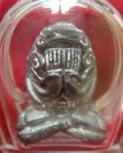 พระปิดตา หลวงปู่ทิม วัดละหารไร่ รบกวนด้วยครับ