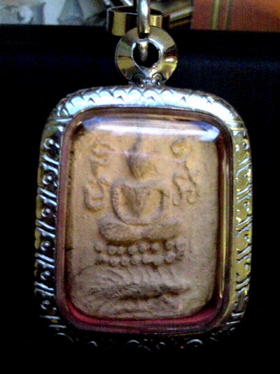 รบกวนด้วยครับ หลวงพ่อปานขี่เม่นองค์นี้จริงหรือปลอมครับ