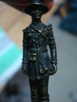 รูปหล่อเจ้าตากปี18หลวงปู่ทิมเสกแท้เปล่าครับ