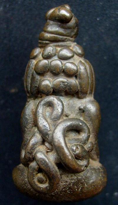 พระปิดตา สำริด องค์นี้ ยุคไหน สำนักไหนครับ 