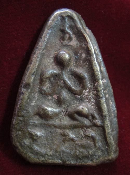 พระปิดตาหล่อโบราณเก่าๆครับรบกวนเพื่อนๆพี่ๆสมาชิกด้วยนะครับ