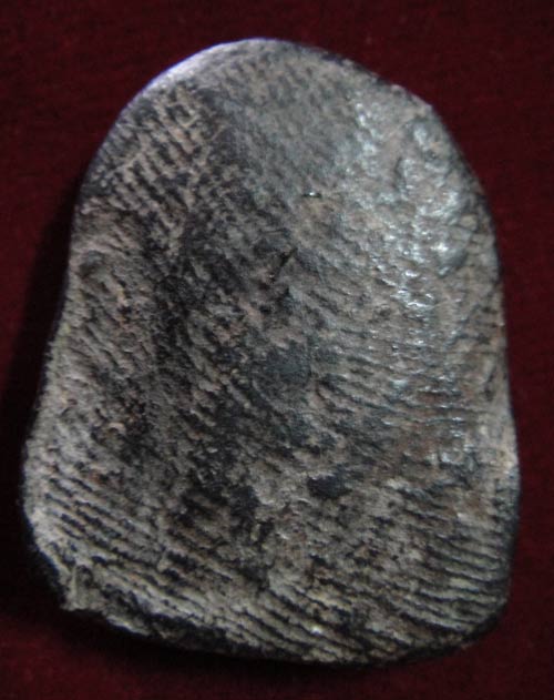 มาอีกแล้วครับ ซุ้มกอเนื้อ ดำๆน่าจะเป็นเกจิสร้างแต่ไม่ทราบวัดและปีครับ