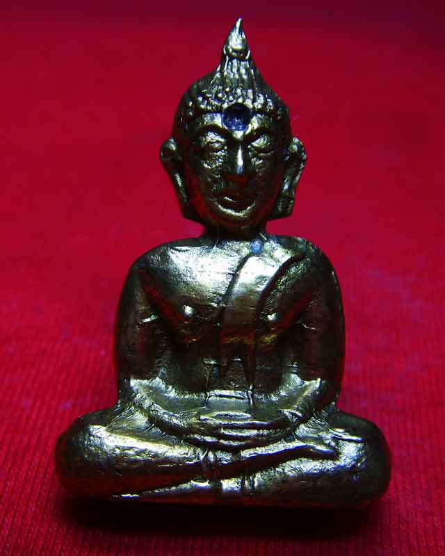 พระใสหนองคายรบกวนพี่หน่อยครับ