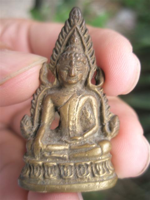 อยาทราบประวัติครับ องค์ที่3