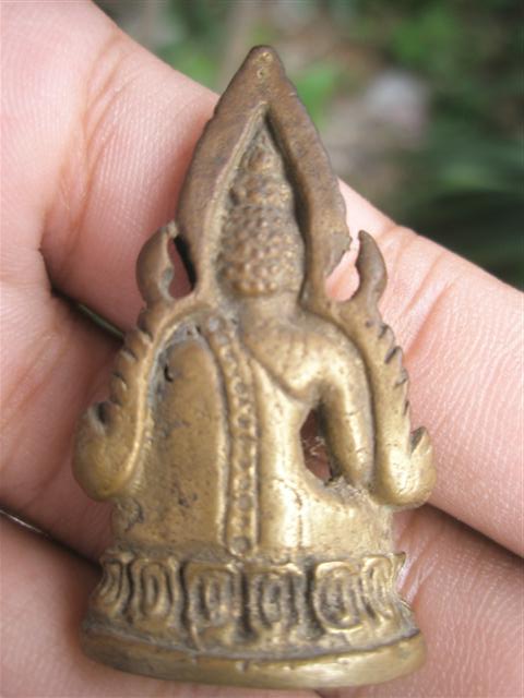 อยาทราบประวัติครับ องค์ที่3