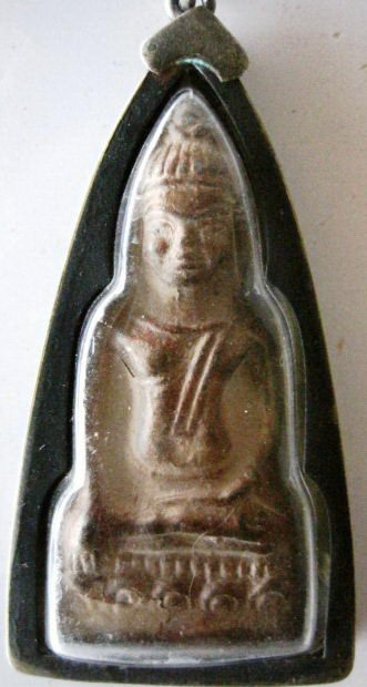 พระเนื้อดิน ใครทราบบ้างครับ