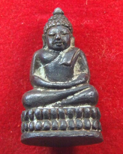 พี่สมาชิกช่วยหาวัดพระชัยวัฒน์เนื้อนวะองค์นี้หน่อยครับ