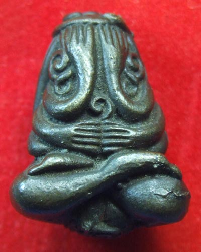 อีกองค์ครับพระปิดตาใช่หลวงพ่อแช่มหรือเปล่าครับรบกวนพี่ๆครับ