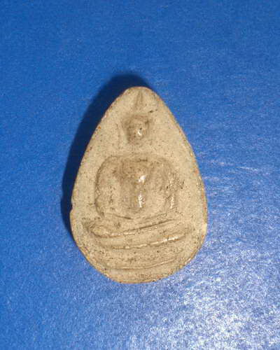 ใช่กลีบบัวหลวงปู่สีหรือเปล่าครับ พี่ๆ