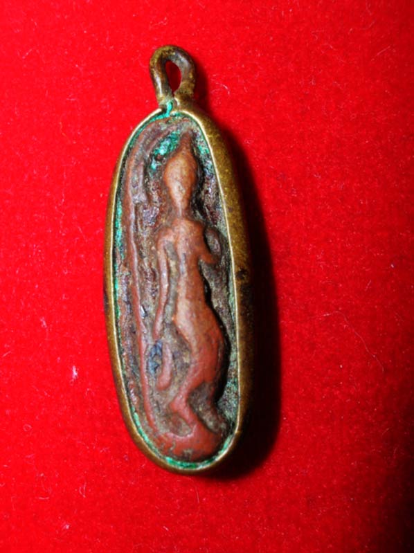 สอบถามเรื่องพระลีลาเนื้อดิน รบกวนผู้รู้ช่วยบอกด้วยครับว่าผ่านหรือไม่