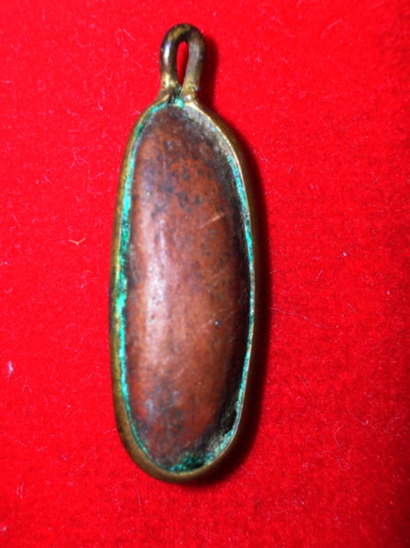 สอบถามเรื่องพระลีลาเนื้อดิน รบกวนผู้รู้ช่วยบอกด้วยครับว่าผ่านหรือไม่