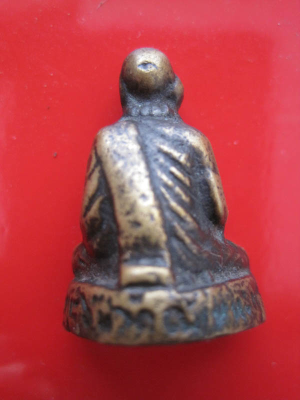 สอบถามรูปหล่อคล้ายหลวงพ่อทบครับ