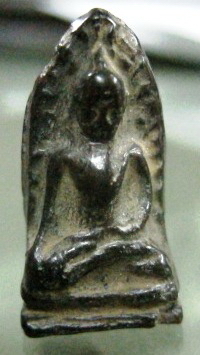 พิมพ์พระรอด เนื้อดำ