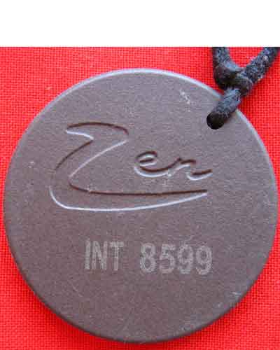 ขาย เหรียญควอตั้ม พร้อมเชือกร่มอย่างดี 1500 บาท