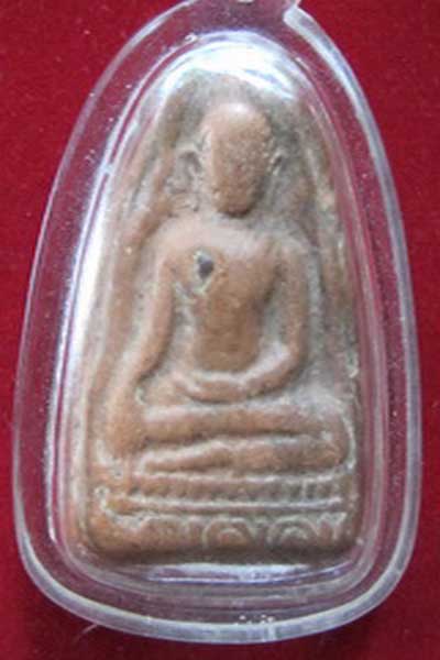 พระท่ามะปรางเนื้อแดงครับ ใชไหมครับ