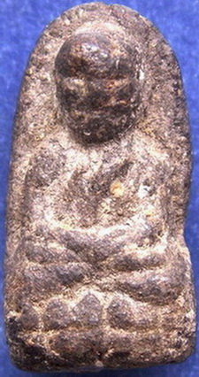 พระหลวงปู่ทวด ปี 2497 เนื้อว่าน รุ่นแรก พิมพ์พระรอด พร้อมใบเซอร์