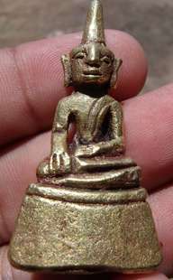 รบกวนช่วยดูพระเชียงรุ้งให้หน่อยนะค่ะ