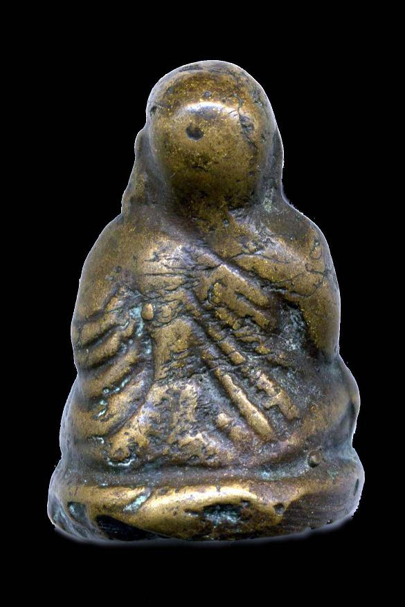 ขออนุญาติลงใหม่ครับ (หลวงพ่อเงิน พิมพ์ขี้ตา)