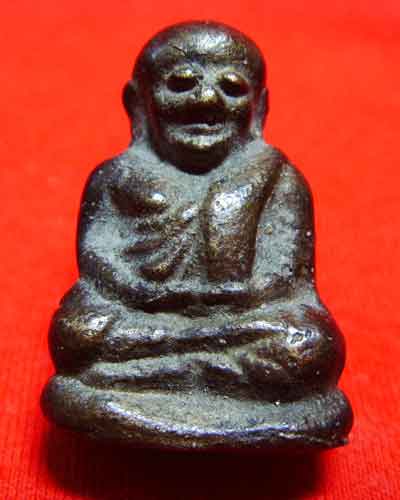 รูปหล่อหลวงพ่อเงินรบกวนพี่ๆหน่อยครับ