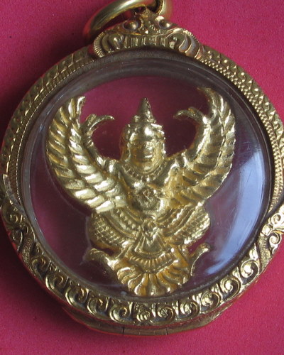 พญาครุฑ ทองคำ พระอาจารย์วราห์