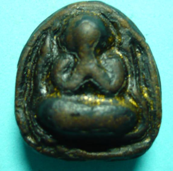 พระปิดตาหลวงพ่อบ๊วย วัดท่าลาดครับ