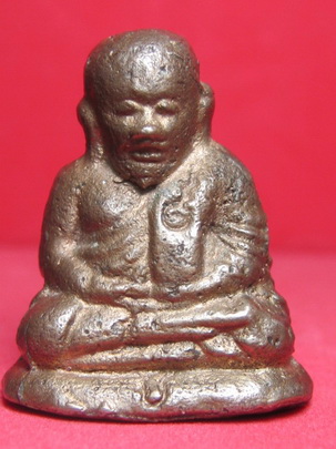 รูปหล่อหลวงพ่อเงินบางคลานโค๊ต อุ และ ช เนื้อแก่นาก รุ่นไหนครับขอข้อมูลด้วย 