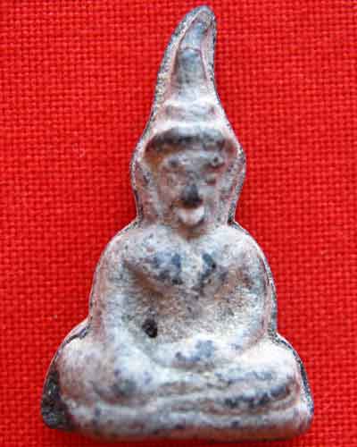 พระท่ากระดาน องค์นี้ที่ใหนครับ ราคาเท่าใหร่ครับ มีตัวหนังสือด้านหลังด้วยแต่อ่านใม่ออกครับ