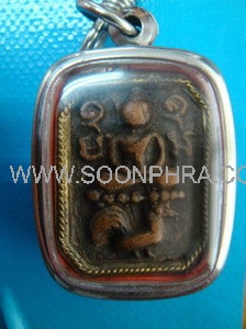 หลวงพ่อปานแท้ทรงไก่หางพวงไหมครับ ช่วยหน่อยครับ