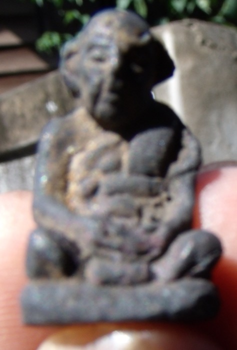 ใช่หลวงพ่อสุขหรือเปล่าครับ