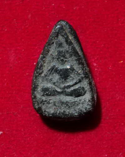 หลวงปู่ศุข เนื้อจัด พิมพ์คล้ายแจกแม่ครัว แท้หรือไม่ ช่วยตอบที