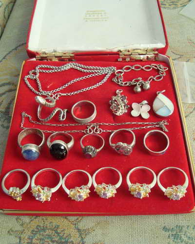 เงินแท้ๆ มาเป็น ชุด 19 ชิ้น เพียง 3200 บาท