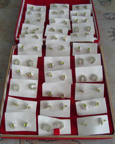 ต่างหูเงิน แท้ๆ หัวพลอย ของใหม่ 33 คู่ เพียง 1900บาท