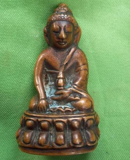 พระกริ่งครับพี่น้องรบกวนหน่อยครับอุดหลังก้นจาร