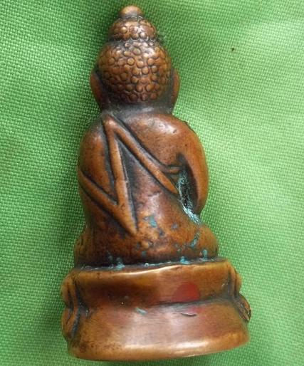 พระกริ่งครับพี่น้องรบกวนหน่อยครับอุดหลังก้นจาร