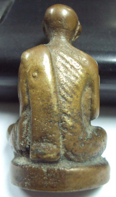 ขอรบกานท่าน อาจารย์ ผู้รู้ทุกๆท่านครับ รูปหล่อเก่าไม่ทราบประวัติครับ