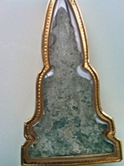 -- พระกรุราชบูรณะ พิมพ์เสมาทิศ เนื้อชิน--