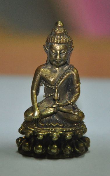 ขอความกรุณา ช่วยกันดูด้วยครับ โดนขึ้นป้ายพระไม่แท้ครับ