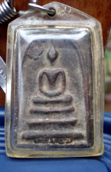 ช่วยดูสมเด็จเนื้อตะกั่วให้หน่อยครับ