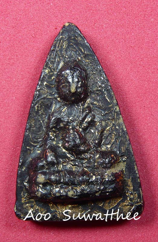 รบกวนท่านอาจารย์ช่วยพิจารณาอีกสักองค์ครับ