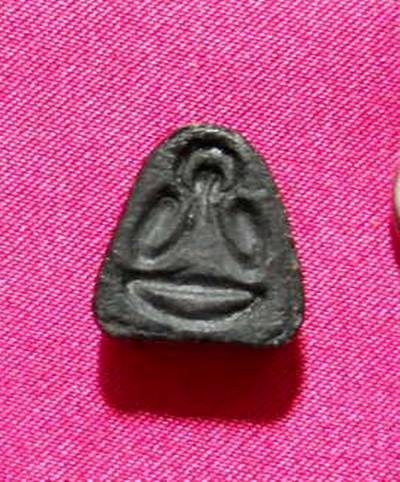 ท่านผู้รู้ช่วยที่ครับ ปิดตาจิ๋วที่ไหนครับ