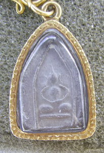 พระอะไรครับ  ช่วยดูให้ดวยครับ