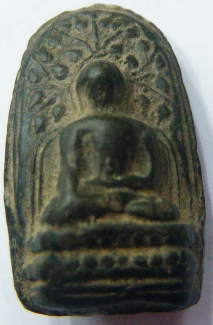 รบกวนผู้รู้สายพระคงลำพูนครับ