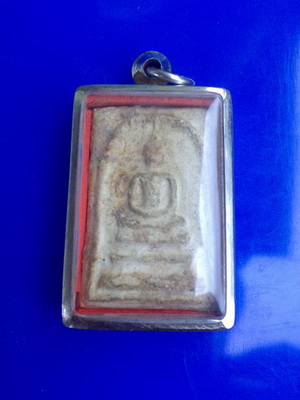 รบกวนพวกพี่ๆดูสมเด็จองค์นี้หน่อย ออกที่ไหน แท้เปล่าครับ