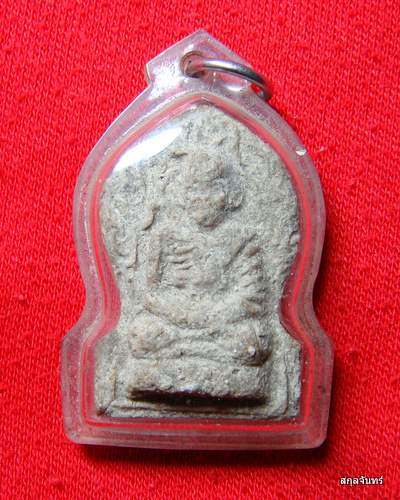 พระเนื้อผงว่านครับ