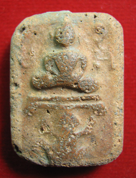 หลวงพ่อปาน หนุมานแบกแท่น 2 ชั้น