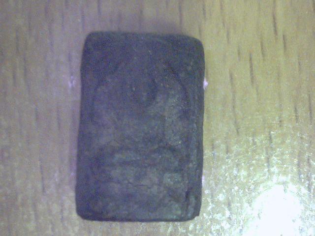 เคยเห็นพระ หลวงปู่ศุข พิมนี้ป่าวครับ เนื้อชานหมาก  ช่วยวินิจฉัยหน่อยครับ