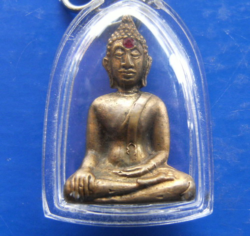 หลวงพ่อพระใสพิมพ์เข่าแคบ แลกกับ วัตถุมงคลของหลวงตาพวง 