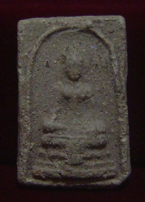 พระสมเด็จน่าจะเป็นเนื้อว่าน ด้านหลังจารย์เปียกครับ